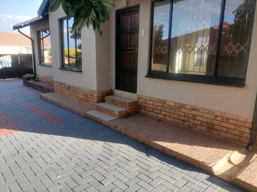 3 Bedroom Property for Sale in Tlhabane West North West